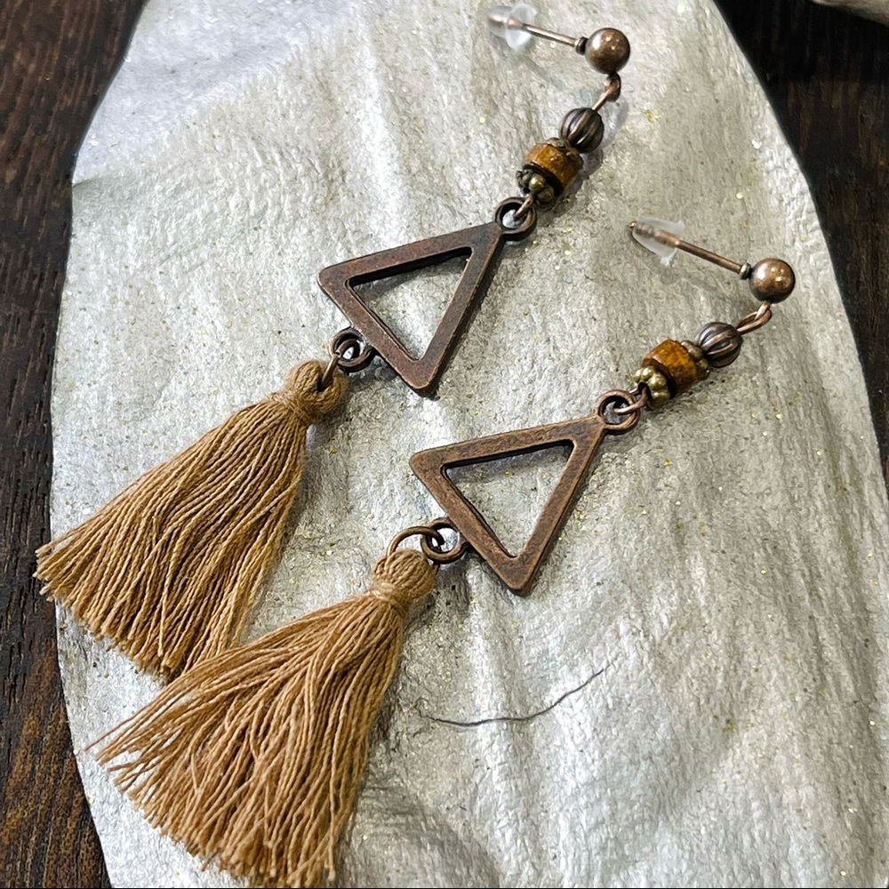 Tassel Hanging earrings OPEN TRIANGLE and beads BOHO CHIC mixed textured NEW - Picture 7 of 7